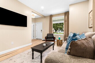 Building Photo - 295 Euclid St