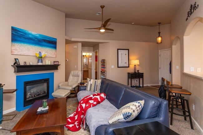 Building Photo - Beautiful upper-level condo in gated community!!!