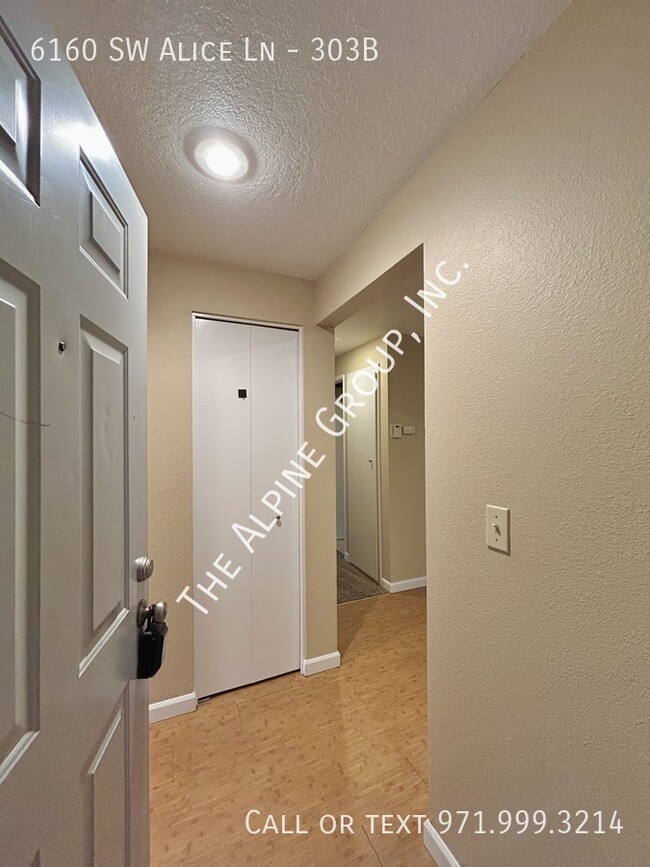 Building Photo - Spacious Condo in Beaverton! Utilities Inc...