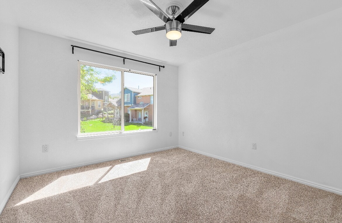 Building Photo - 5043 W Rock Butte