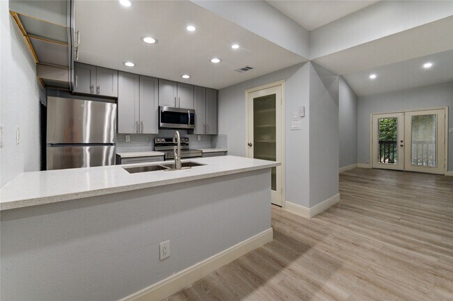 Building Photo - 11711 Memorial Dr