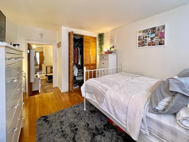 Building Photo - 707 Adams St