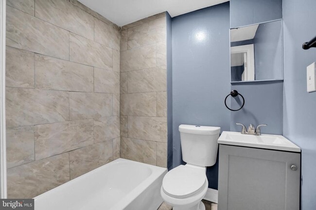 Building Photo - 426 N Belnord Ave