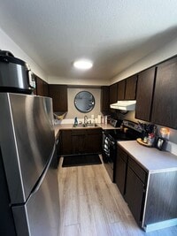Building Photo - EUCL1416-1420