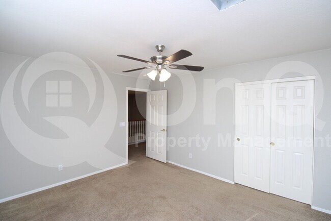 Building Photo - 490 W Ebony Way