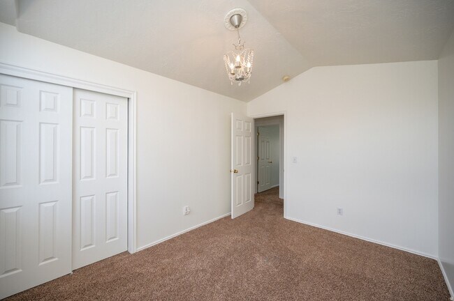 Building Photo - 8004 Old Barn Dr