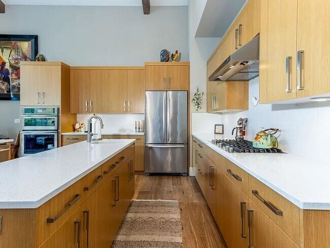 Building Photo - Spacious Tetherow Home with Community Amenities