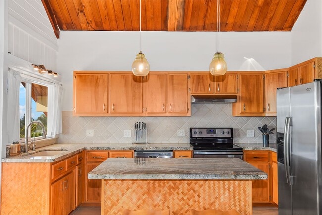 Building Photo - Kona Oasis with Stunning Ocean Views