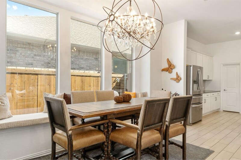 Building Photo - 905 Rosebay Dr