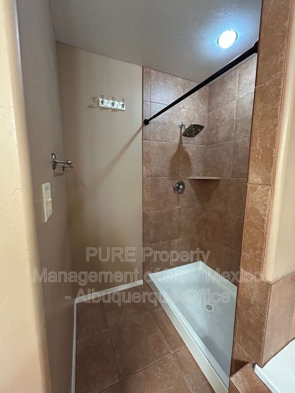 Building Photo - 6025 Arroyo Dr