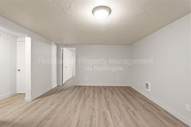 Building Photo - 3939 N Mayfair St
