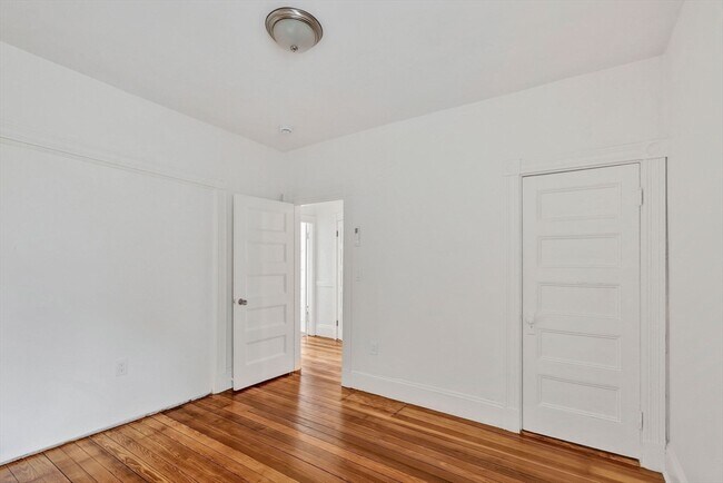 Building Photo - 864 Huntington Ave