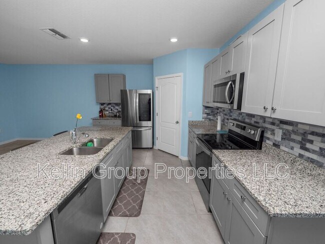 Building Photo - 972 Serchio St