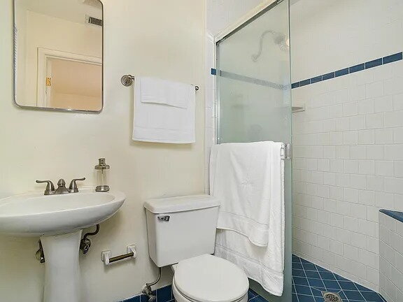 Building Photo - 6545 Vernace Way