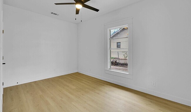 Building Photo - Newly Remodeled 4BD 2BA Home in Waco