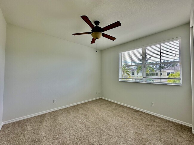 Building Photo - 1425 Mariposa Cir