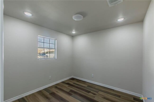 Building Photo - 311 N Smith St