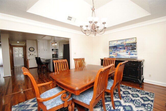 Building Photo - 15007 Pebble Bend Dr