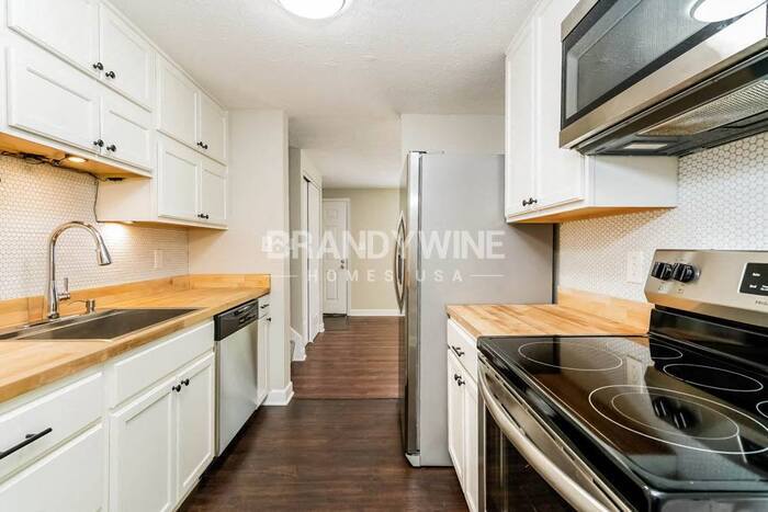 Building Photo - 3336 Corey Dr