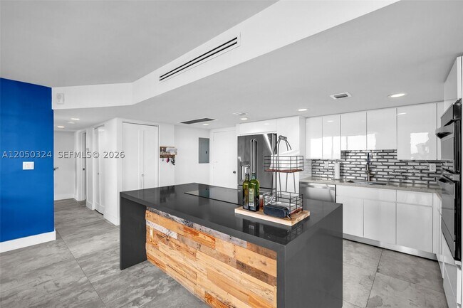 Building Photo - 7135 Collins Ave