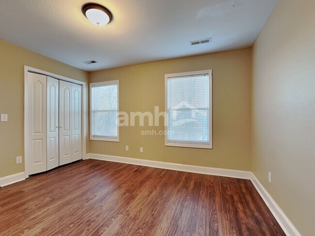 Building Photo - 6317 Stillglen Ln