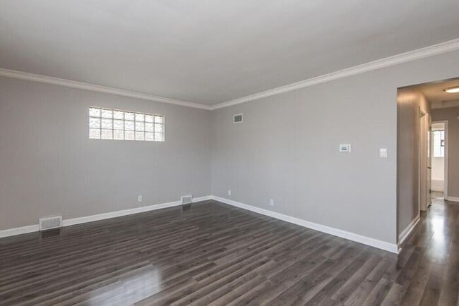 Building Photo - Brick Ranch Single Family Home