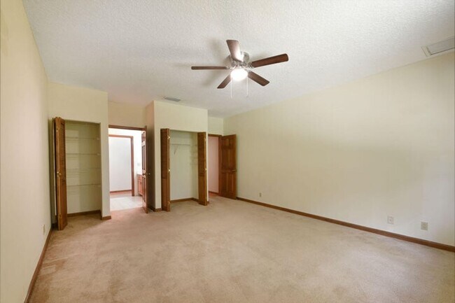 Building Photo - 9033 Winding Woods Dr