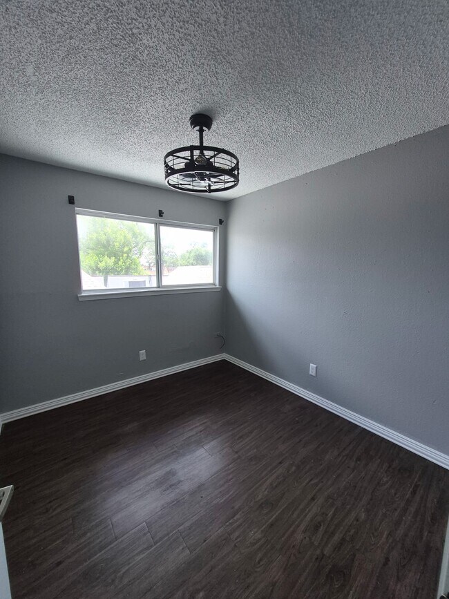 Building Photo - 738 Coolwood Dr