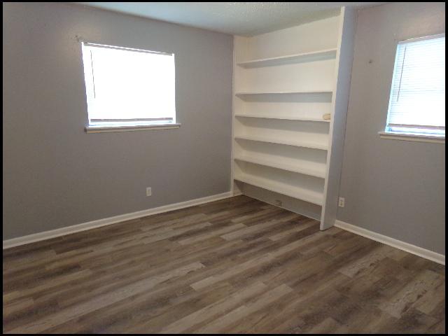 Building Photo - 908 Greenlea Dr