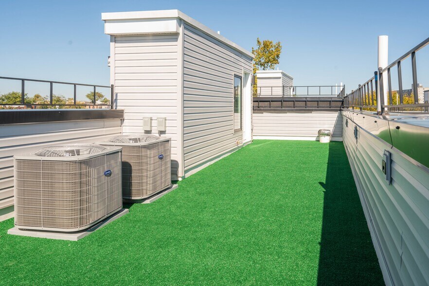 Building Photo - 1514 Master St