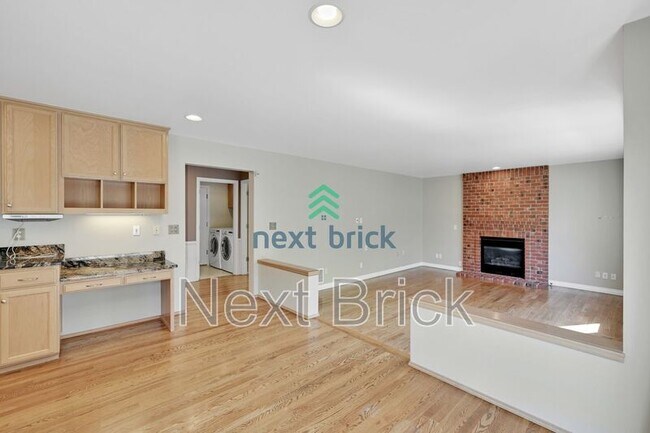 Building Photo - 1413 233rd Ave NE