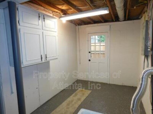 Building Photo - 2980 Prince Howard Dr