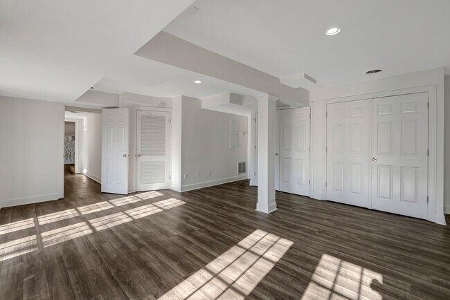 Building Photo - 2817 Blair Blvd