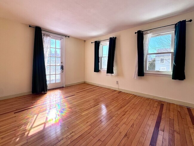 Building Photo - 10 Marrigan St