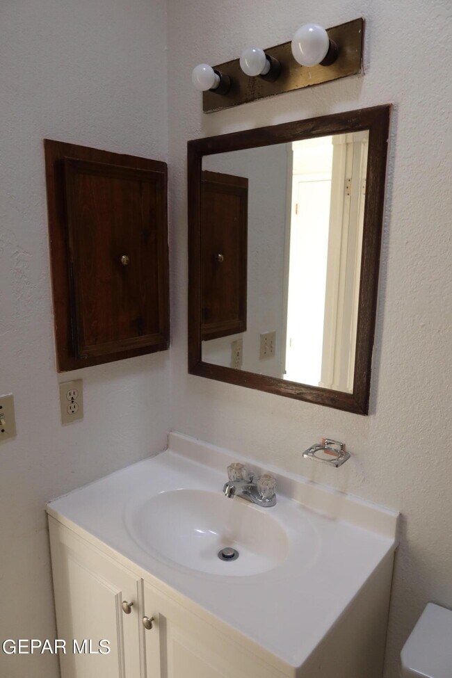 Building Photo - 10736 Obsidian St