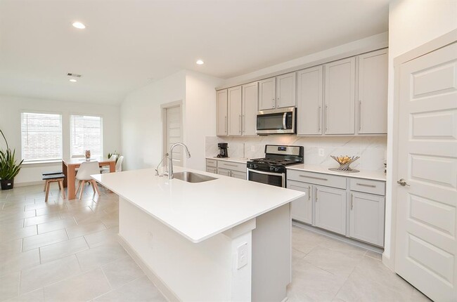 Building Photo - 29510 Cayenne Cir