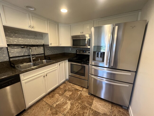 Building Photo - 15373 Maturin Dr