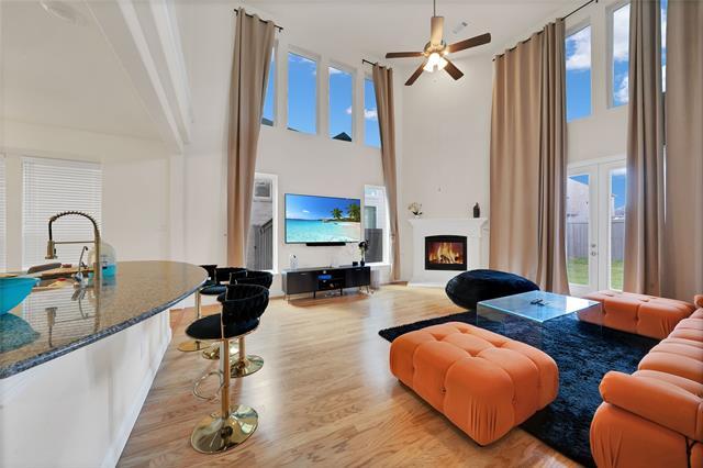 Building Photo - 7117 Prairieside Trl