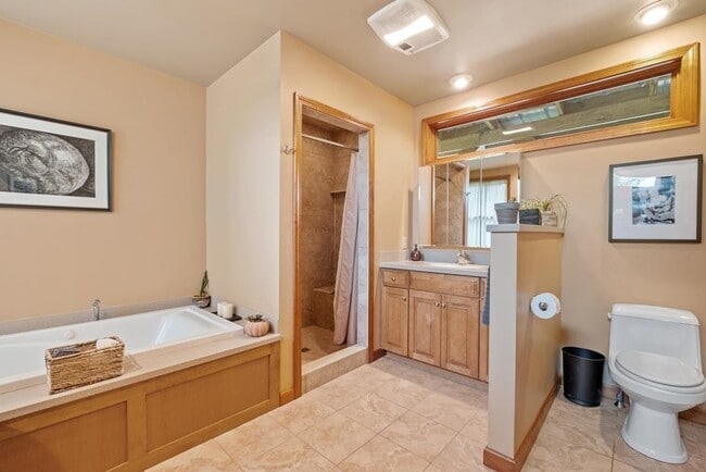 Building Photo - 588 Granite Lake Rd