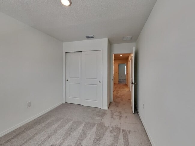 Building Photo - 215 Riverfront Wy