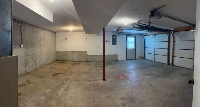 Building Photo - 1823 Cedar Ridge Rd