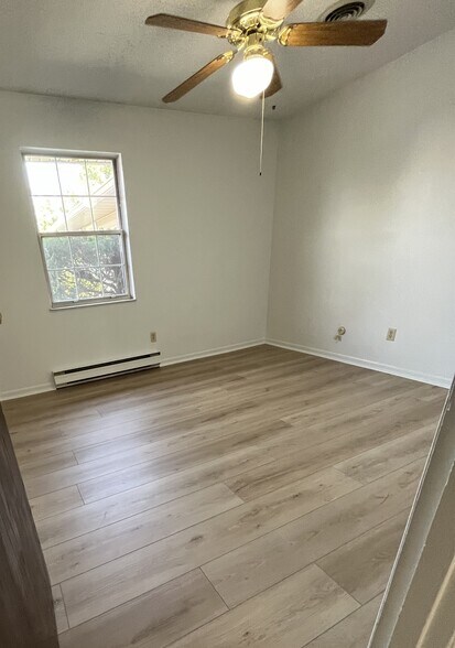 Building Photo - 1018 Arrowhead Dr