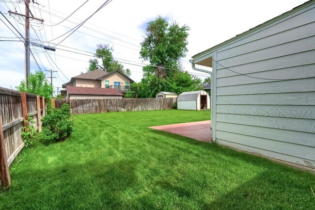 Building Photo - 2 Bedroom single family home in Denver