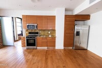 Building Photo - 460 S Spring St