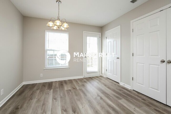 Building Photo - 3 Bedroom Pet-Friendly Home in La Vergne, TN with Main Street Renewal