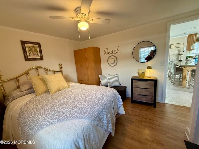 Building Photo - 102 W Colony Rd