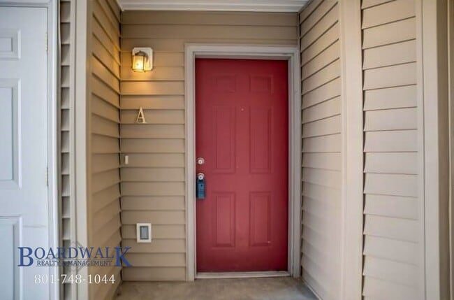 Building Photo - 1529 Westbury Way