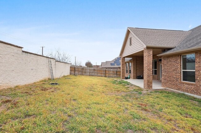 Building Photo - 8804 Vantage Point Dr