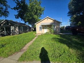 Building Photo - Adorable 3 bed 1 bath house! Spacious unit!