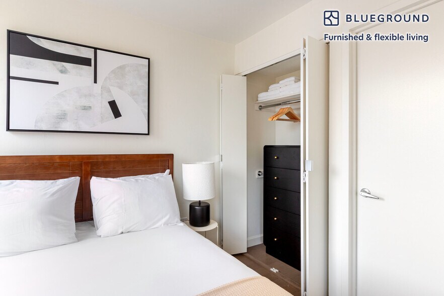 Building Photo - 561 10th Ave